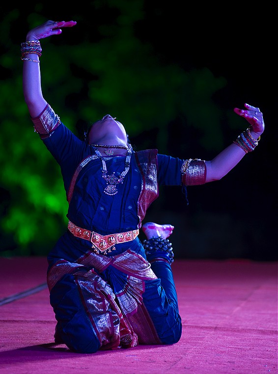 Mrs. Padma, Jaya Sathvika Natyalaya (Mamallapuram Dance Festival 2012 - Bharatanatyam)